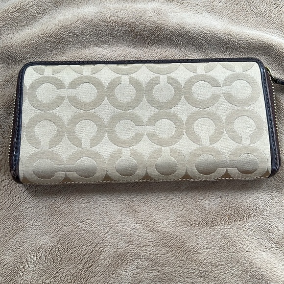 Coach wallet - Picture 2 of 6
